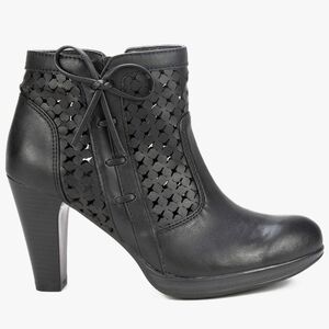 Rialto Women's Black Phillipe Ankle Boot Size 8 New Without Box